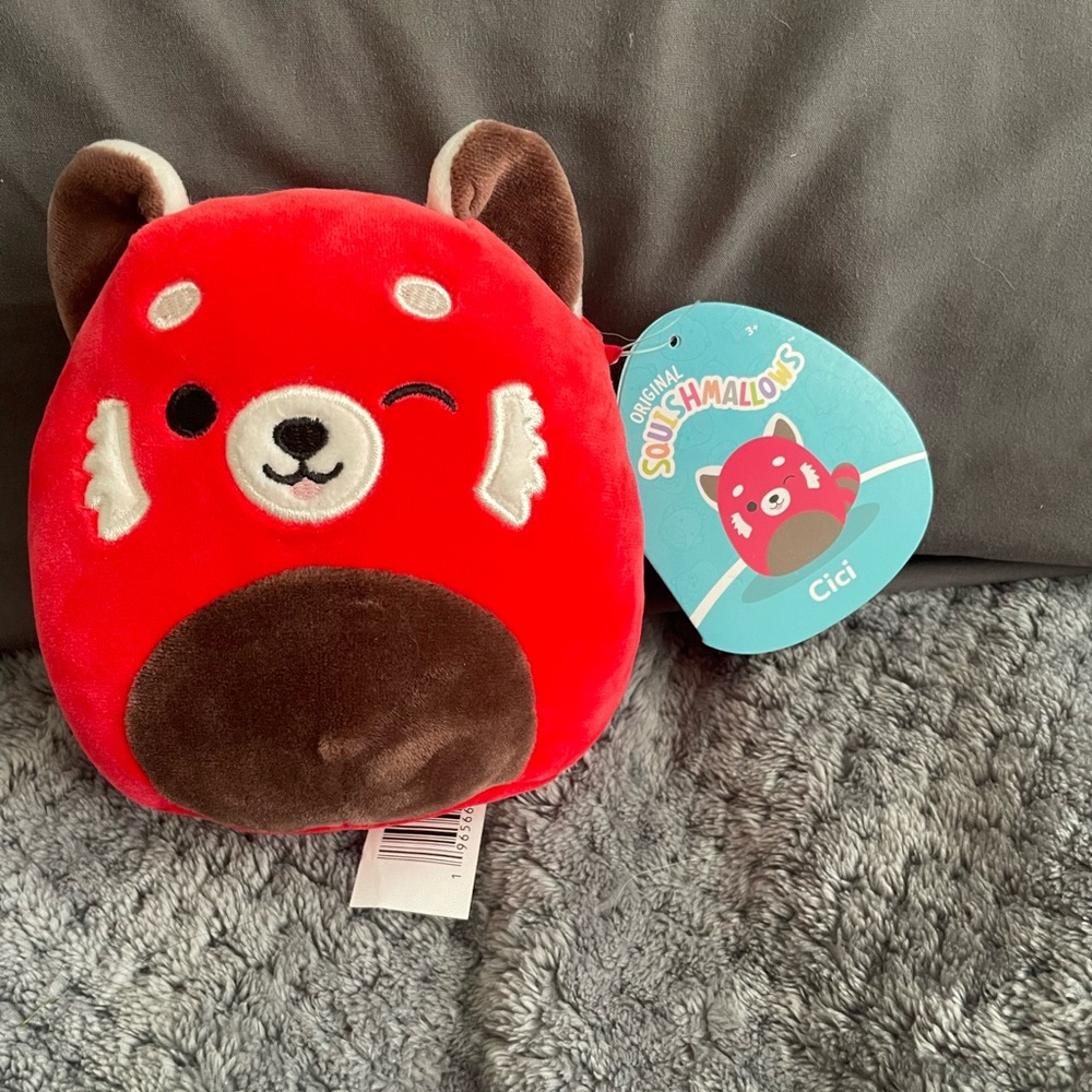 Squishmallow - red panda